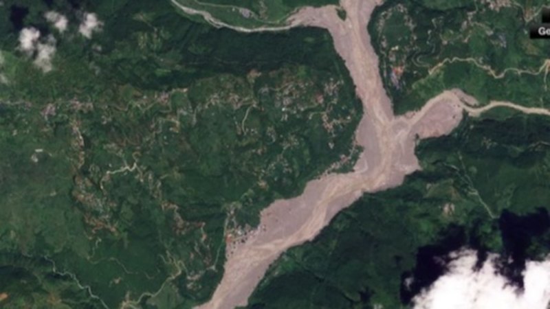 Before and after maps show devastation of flash floods