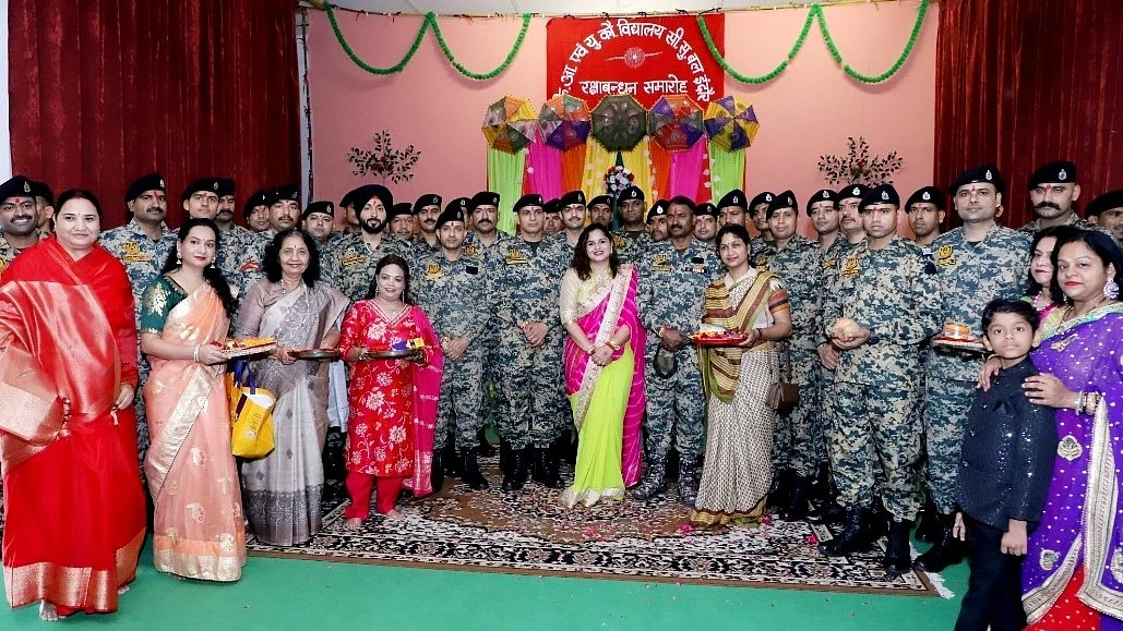 Welfare Society Members Celebrate Rakhi With BSF Personnel In Indore