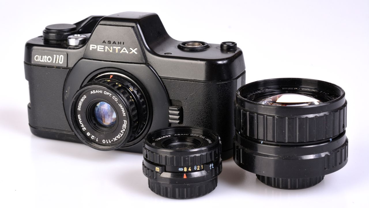 The world’s smallest interchangeable lens camera is a tiny mechanical masterpiece