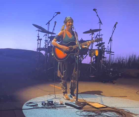 Beabadoobee Debuts New Song “Pylon” At Red Rocks