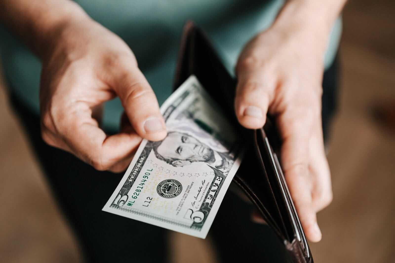 Dollar Supported by US Economic Strength