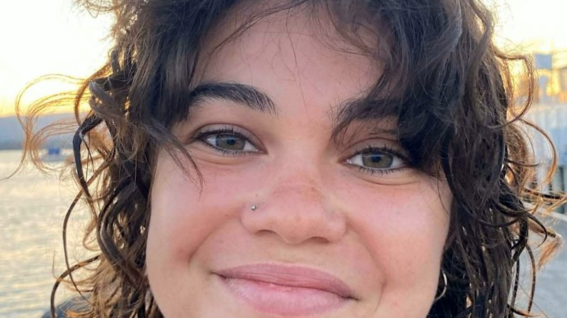 Missing Australian hiker makes contact after Nepal floods