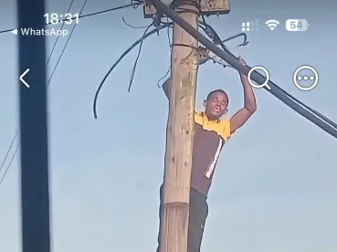 WATCH: 'Help yourself' cable thieves caught on camera in Bonteheuwel