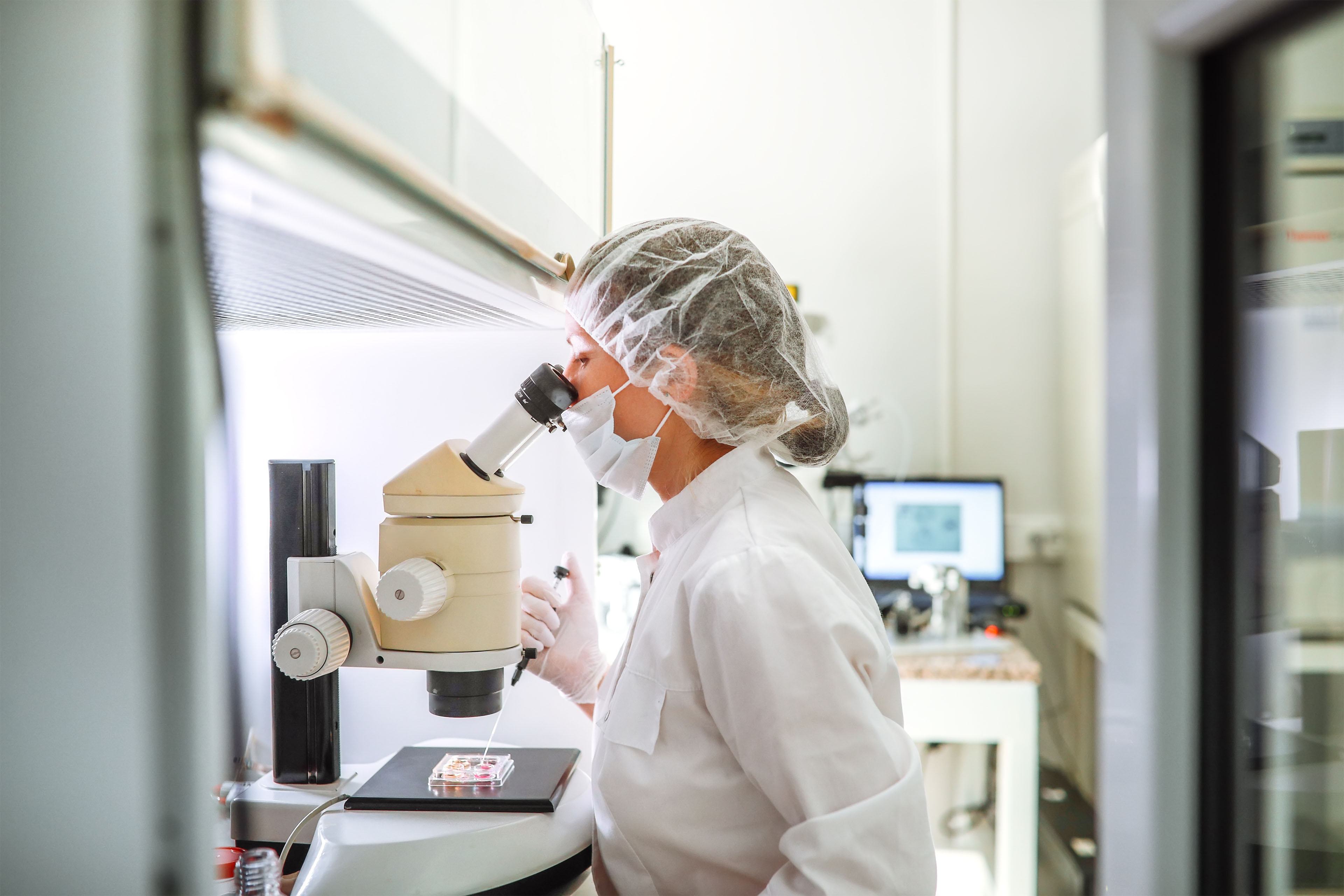High Fertility Costs Push Americans Abroad for IVF Treatment