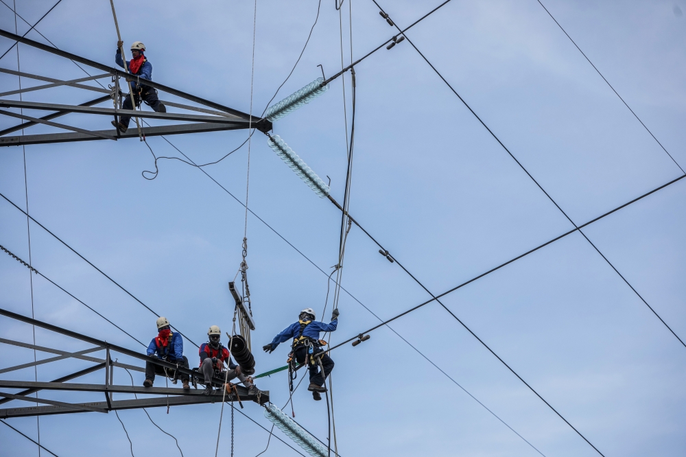 Malaysia gets a bigger power backbone with new 500kV grid project