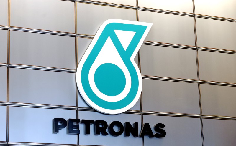 Petronas' 1H profit edges higher to RM27.2bil