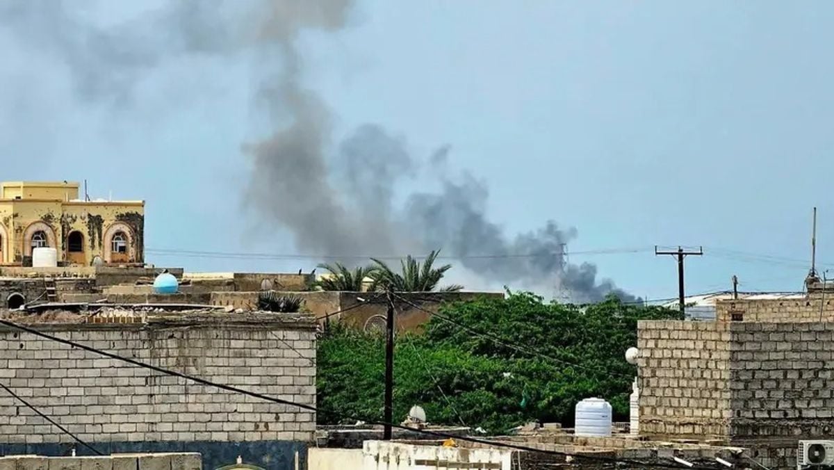 Eight killed, 26 wounded in Houthi missile strike on Yemen’s Mocha