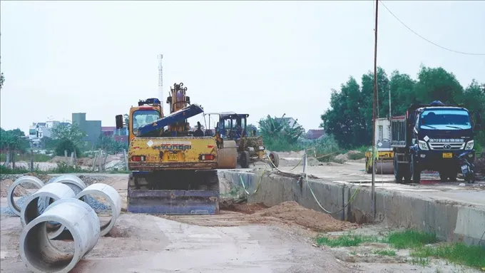 Sluggish site clearance leaves central Vietnam residents exhausted, stranded