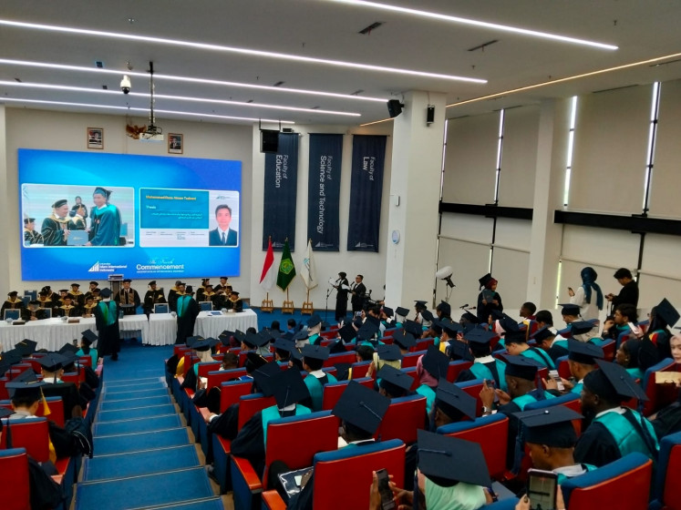 UIII marks first commencement ceremony for doctoral graduates