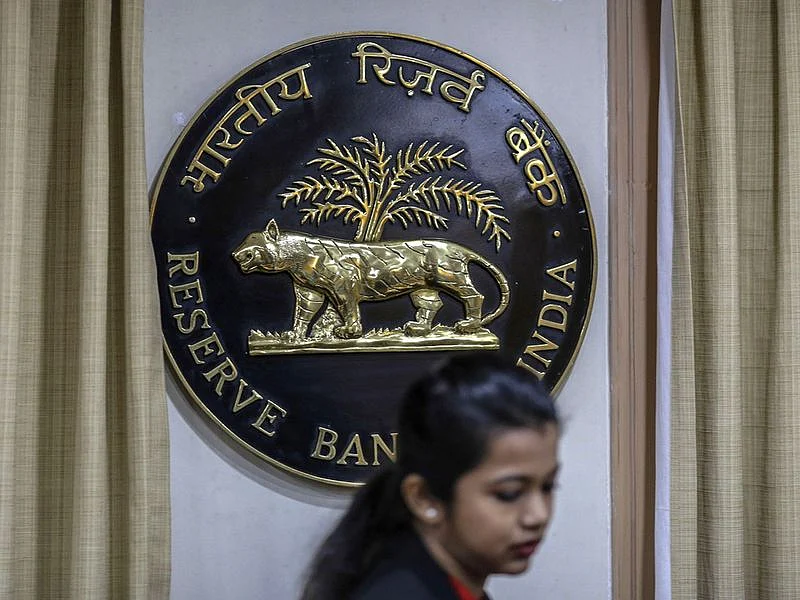 India’s forex reserves hit record $729.3 billion on strong dollar inflows