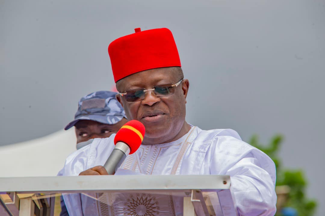 Benin-Asaba Road: Umahi gives CCECC 14-day deadline as motorists lament gridlock