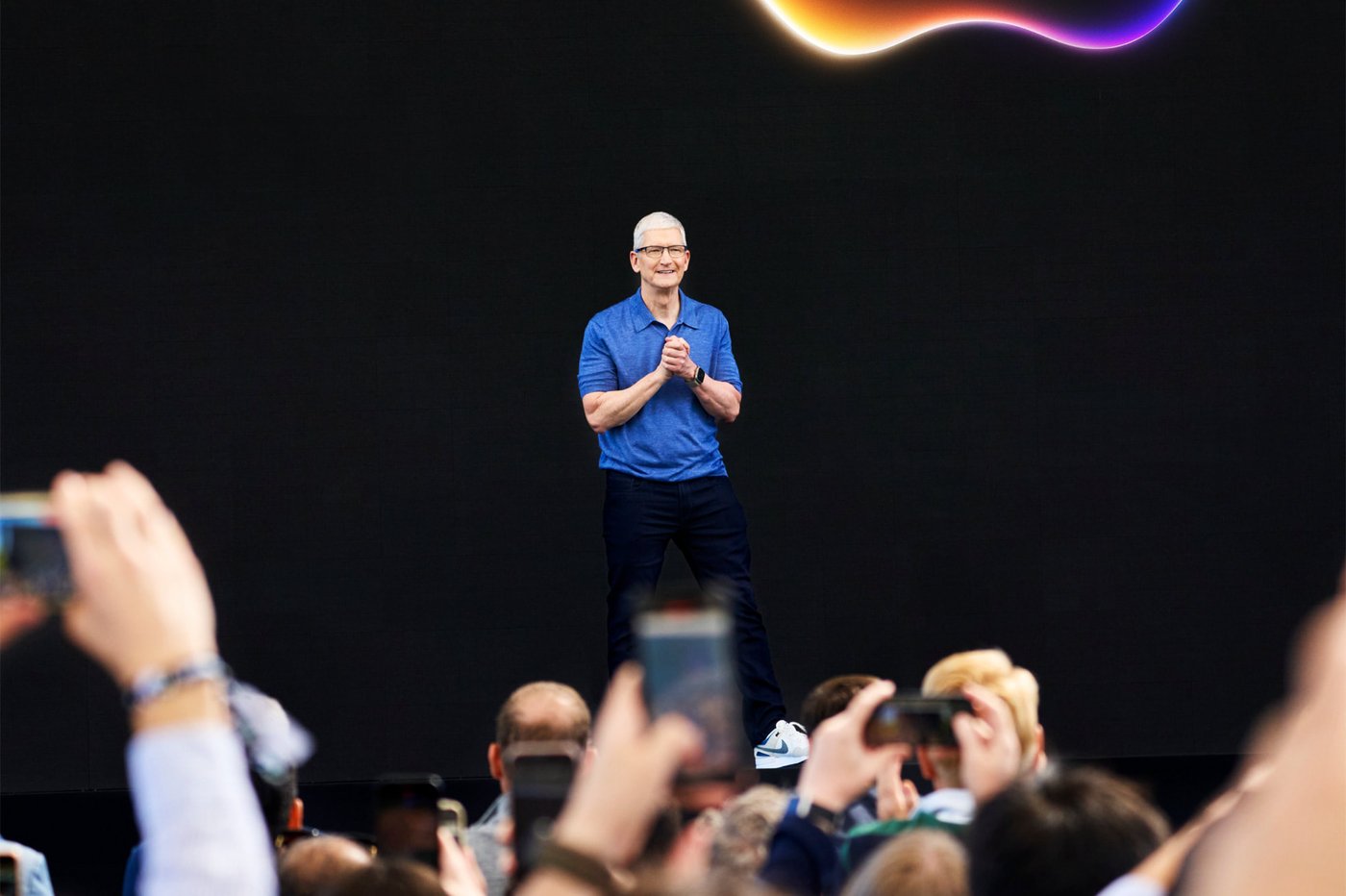 Tim Cook Warned of a "100-Year Flood" in Memory Chip Pricing on His Last Earnings Call. Should Apple Investors Be Worried About Margins?