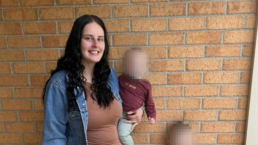 Candles light up night to honour Melbourne mother Brooke Stephens