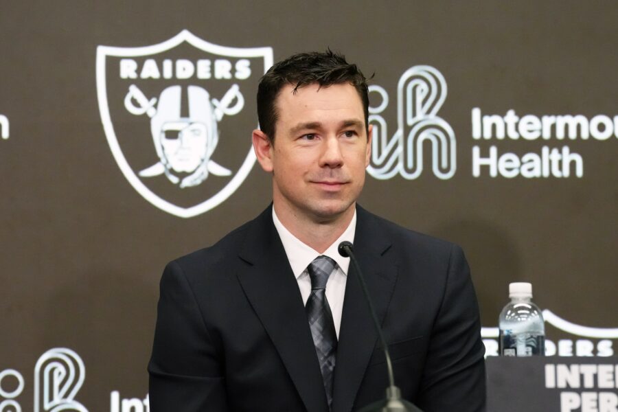 Raiders’ QB Depth Chart Is Far From Settled as Kubiak Admits ‘Hard Decisions’ Are Coming