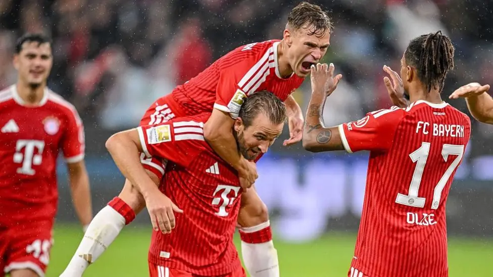 Bayern score five to beat Stuttgart on opening day