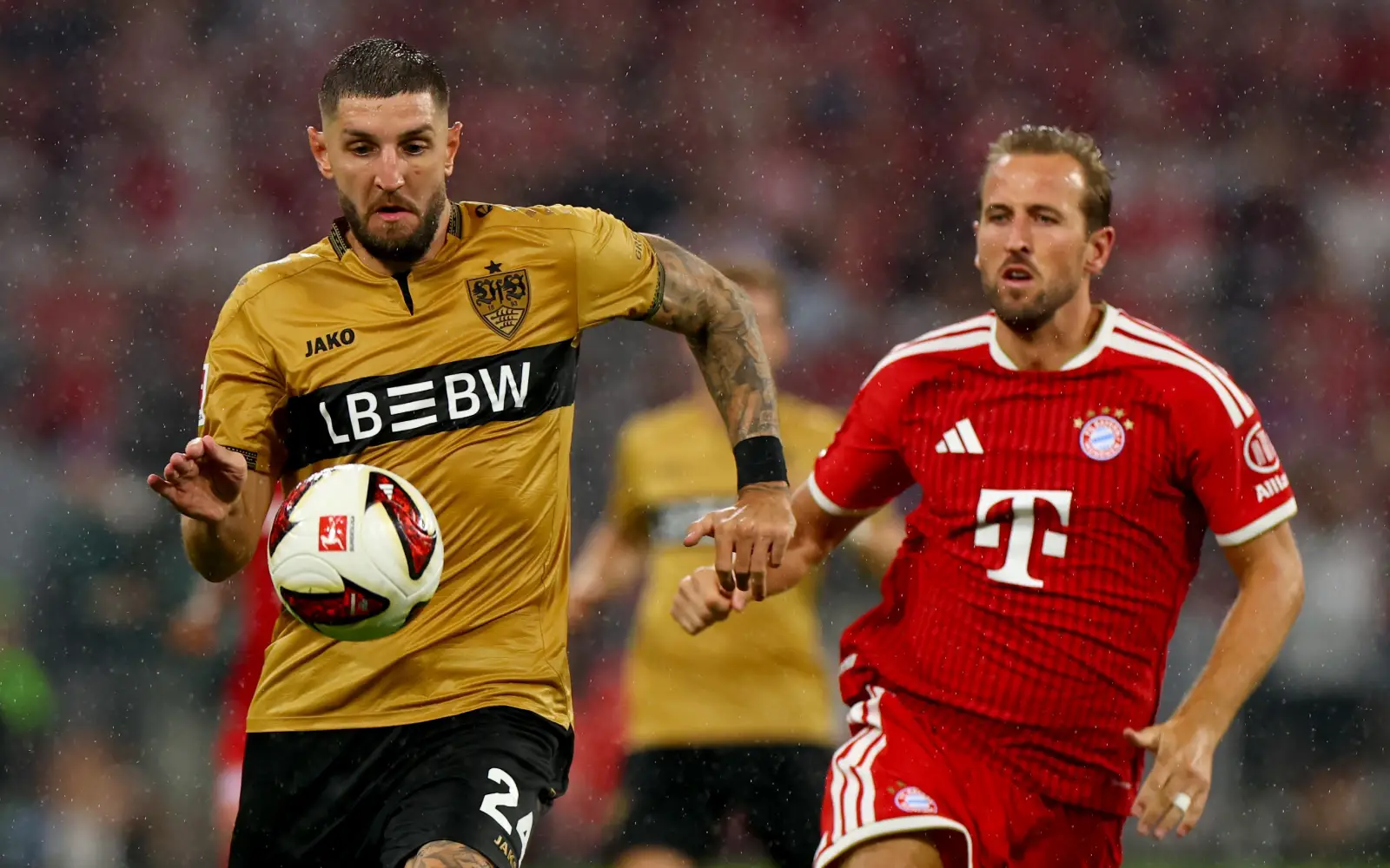 Bayern steamroll Stuttgart in Bundesliga opener