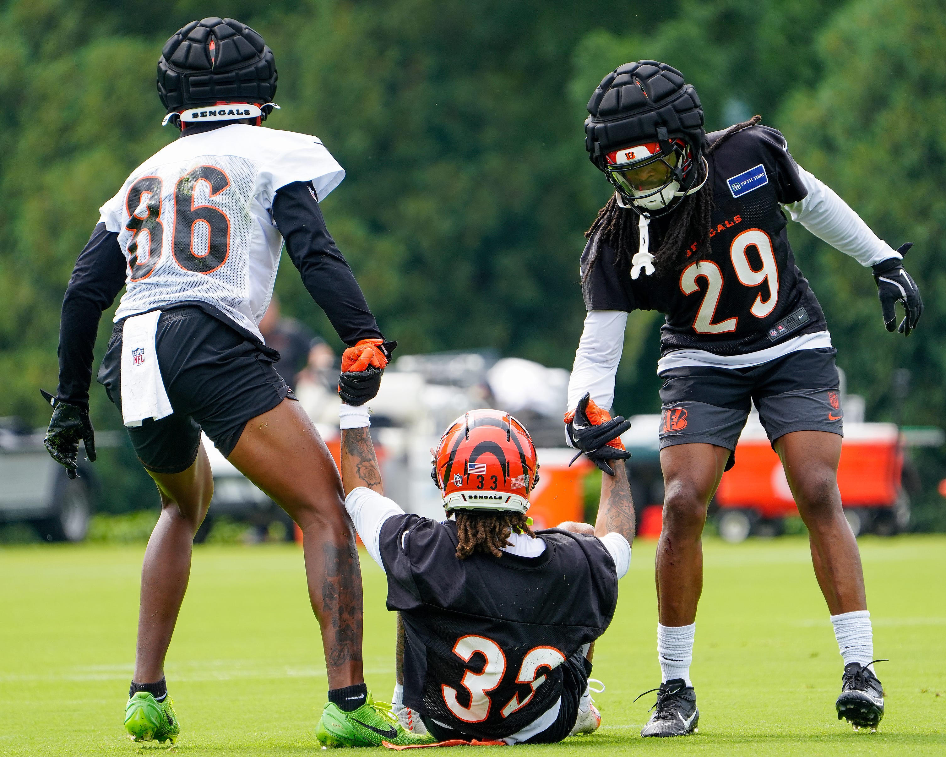 Bengals observations: D-line injury update, secondary shakeup