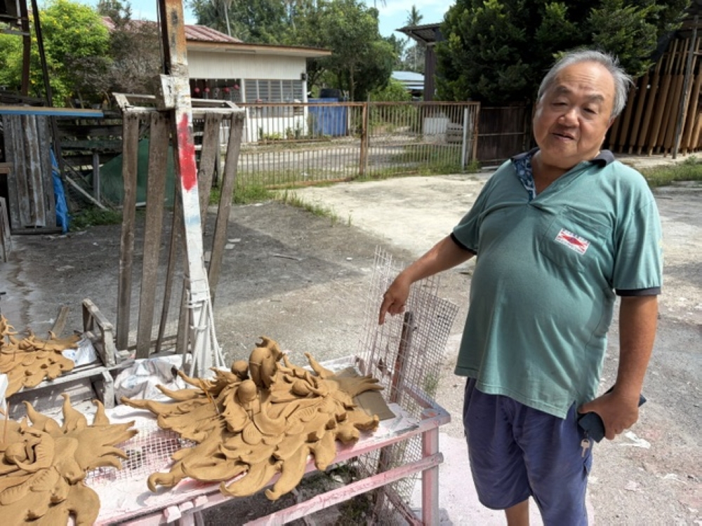 Handcrafted for the Gods: Inside a Dragon Joss Stick Factory (VIDEO)