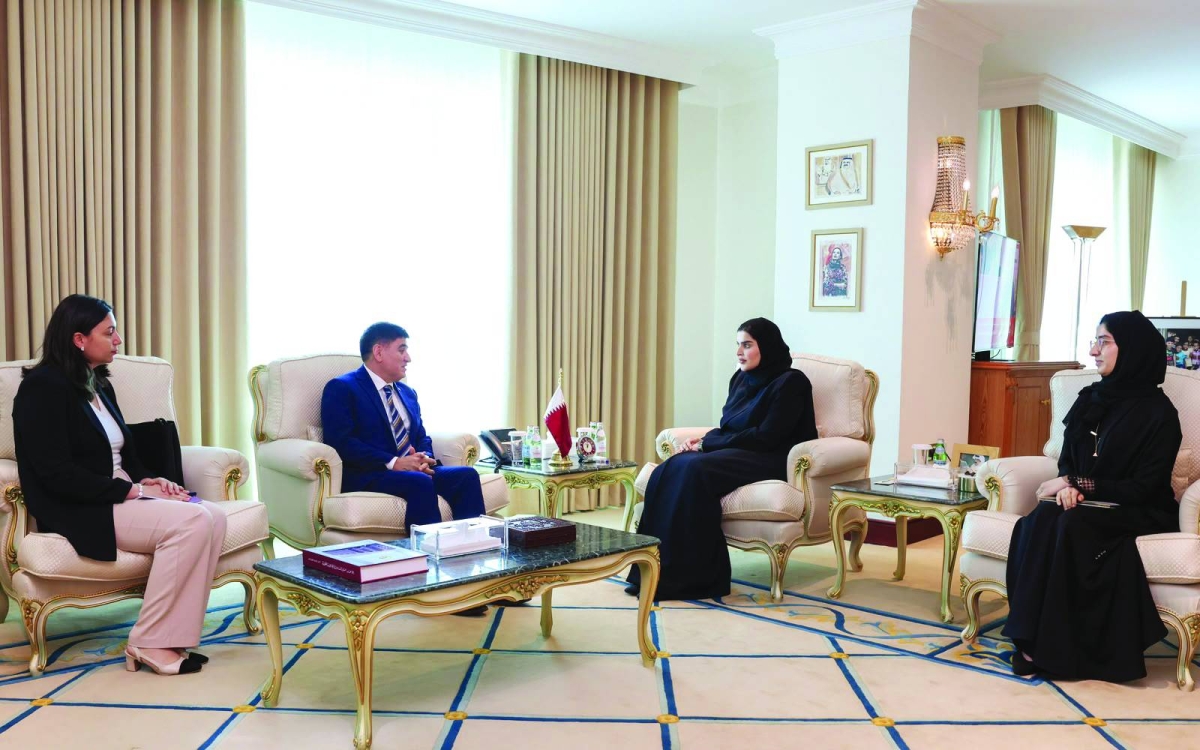 Minister holds meeting with Turkiye's envoy