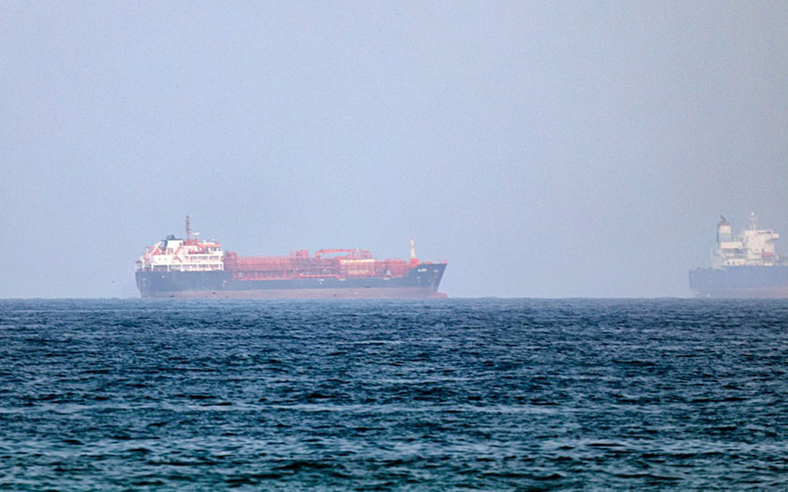 Iran, Oman setuju buka koridor sementara di Selat Hormuz