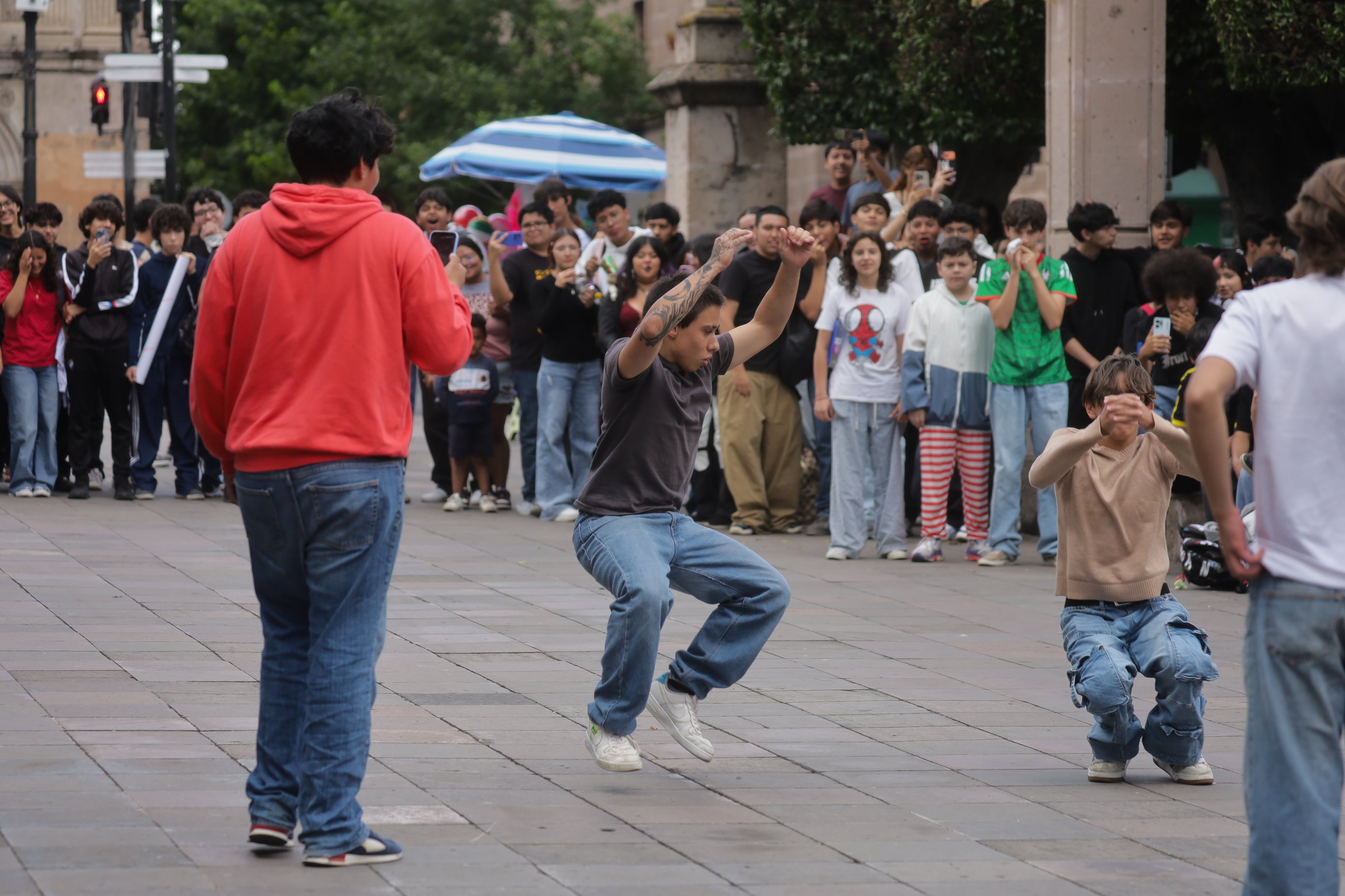 Antes de farmear aura, se cazaron Pokémon: así salta a la calle la cultura digital