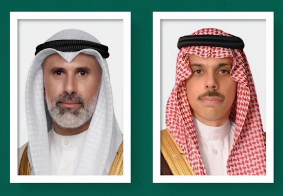 Saudi, Kuwaiti FMs review efforts for regional de-escalation in phone call