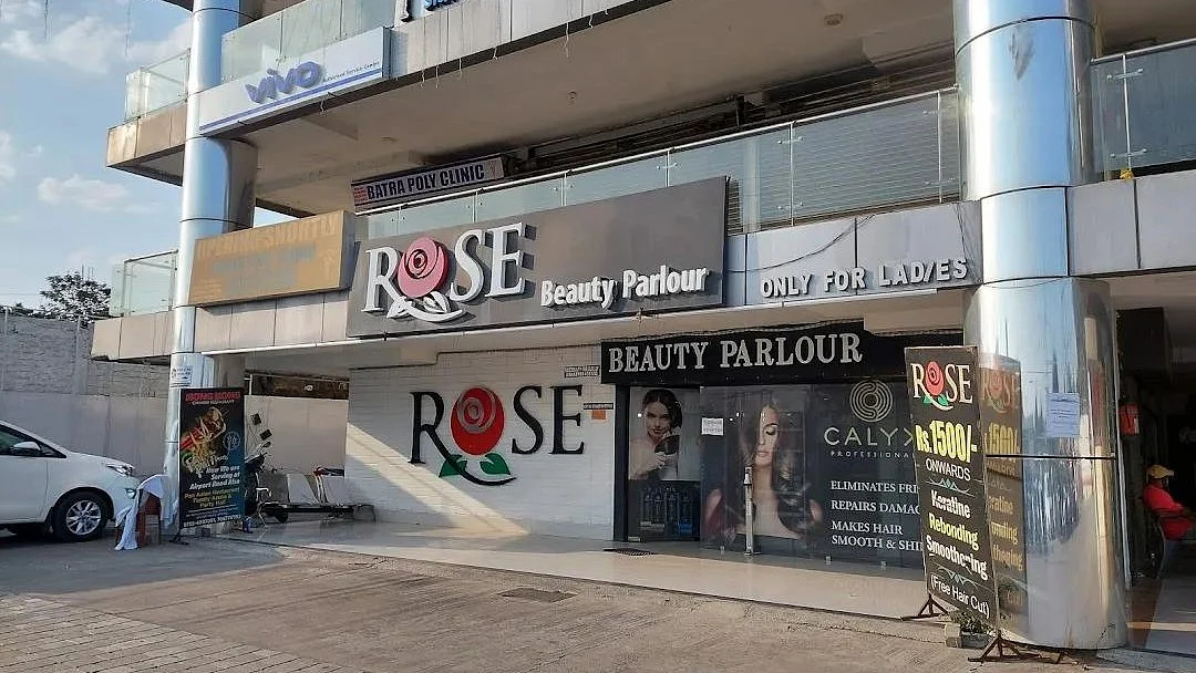 BMC Crackdown Sparks Livelihood Fears Among Bhopal Beauticians
