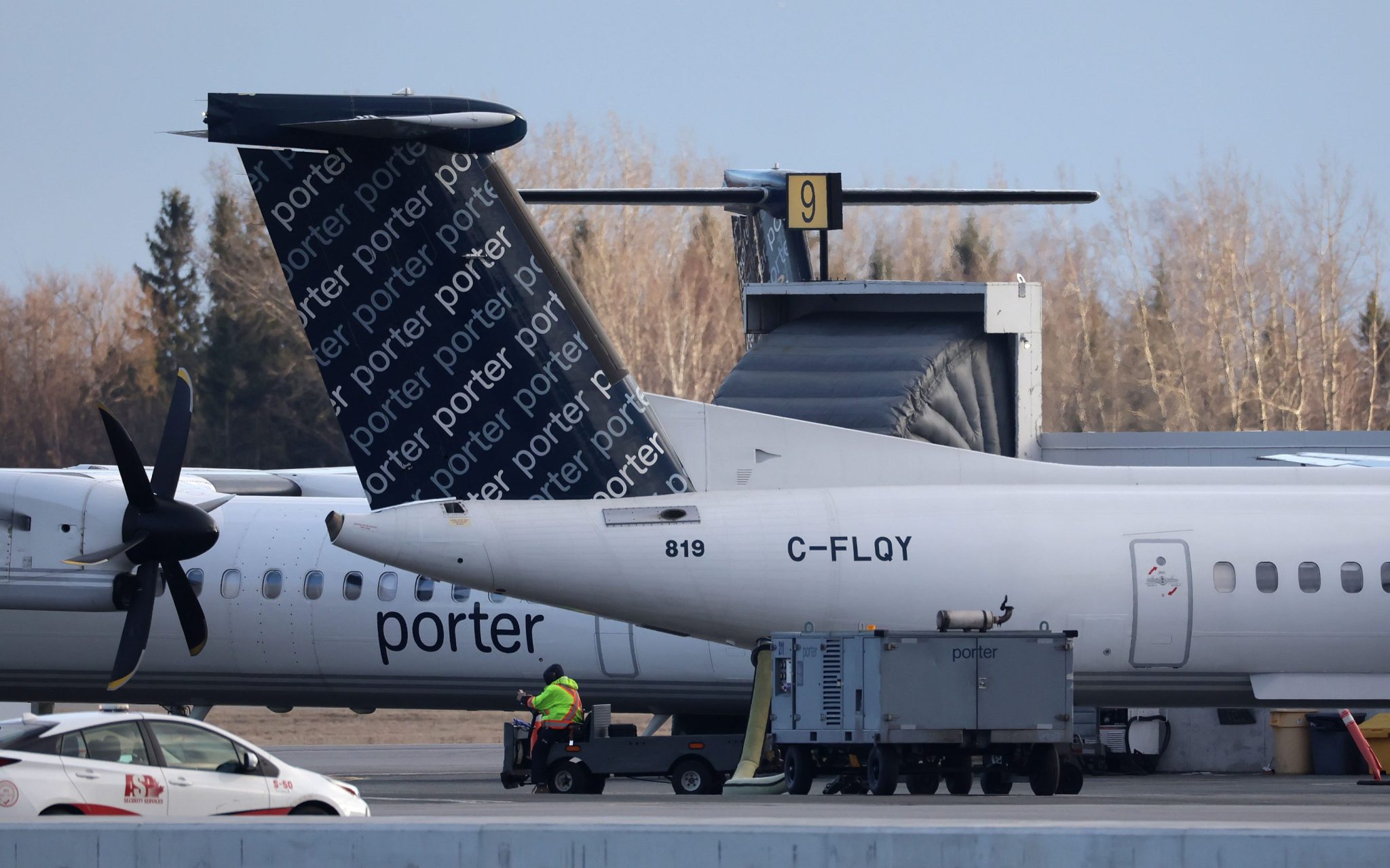 An airline had to cancel a flight and rebook passengers for the next day because a child refused to sit down and buckle up