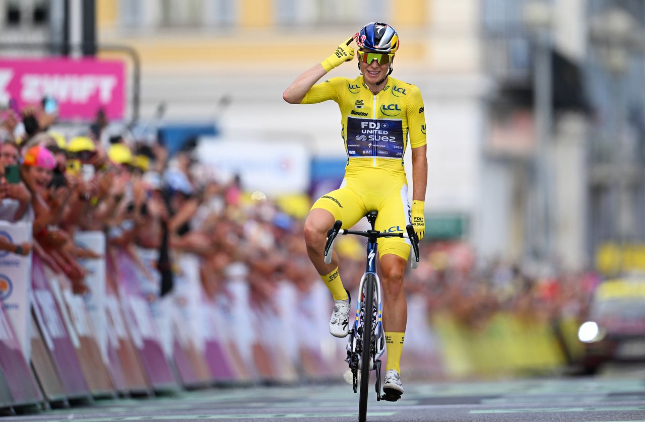 Demi Vollering wins final stage to seal overall victory at the Tour de France Femmes