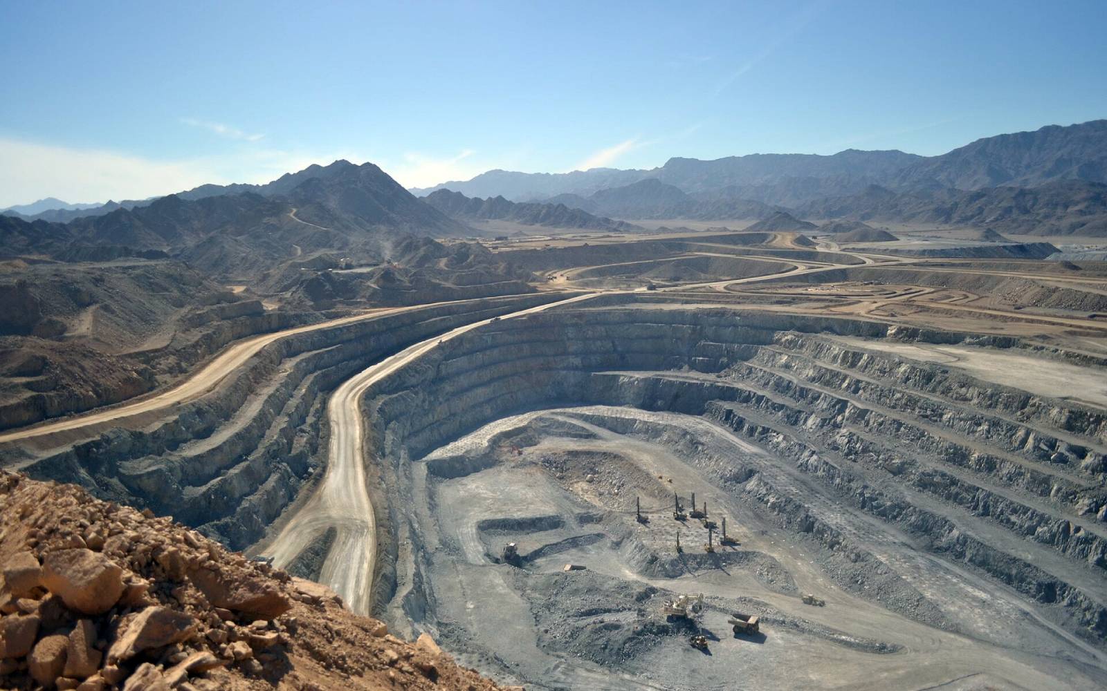 Rockfall at Egypt’s largest gold mine kills worker, injures five