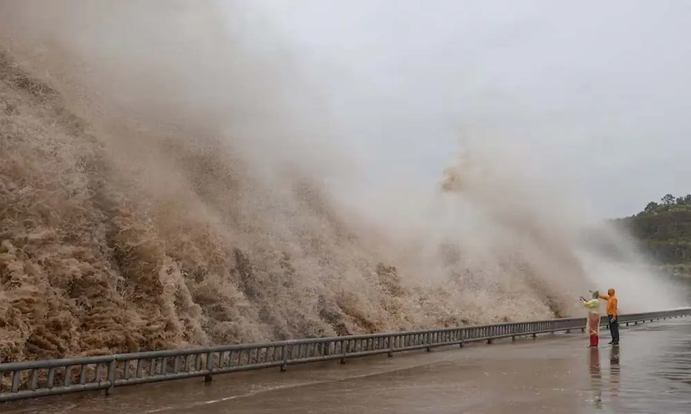 Typhoon Dolphin hits China’s east coast; over 1m evacuated