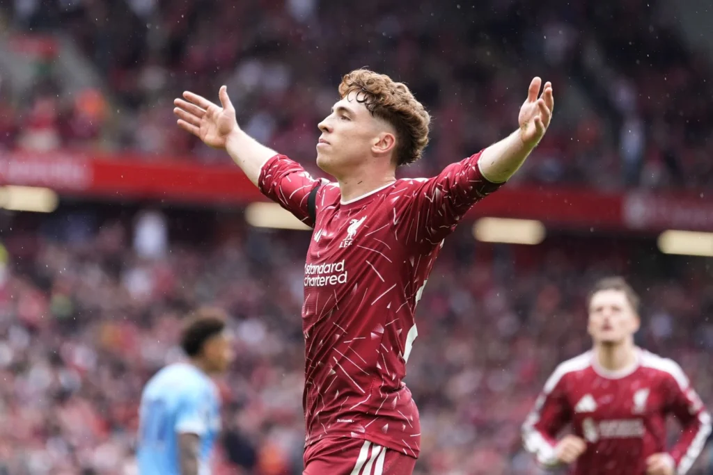 Munoz rescues point for Liverpool at home to Forest
