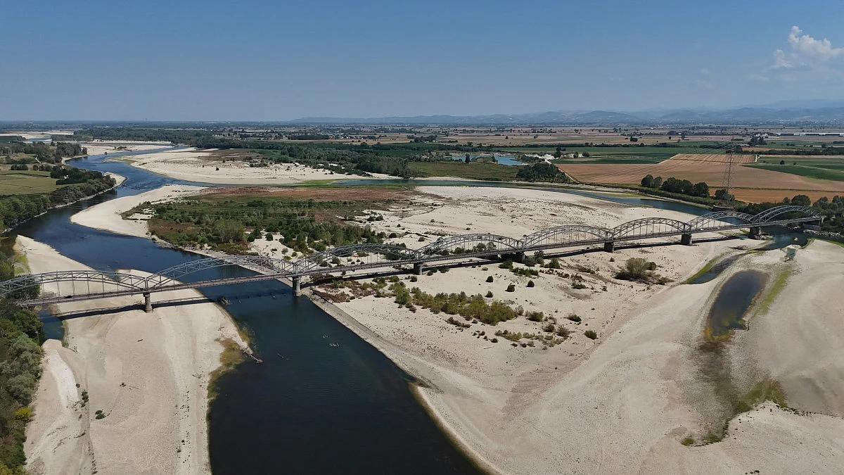 Drought hits Europe's largest rivers, impacting irrigation, power, freight