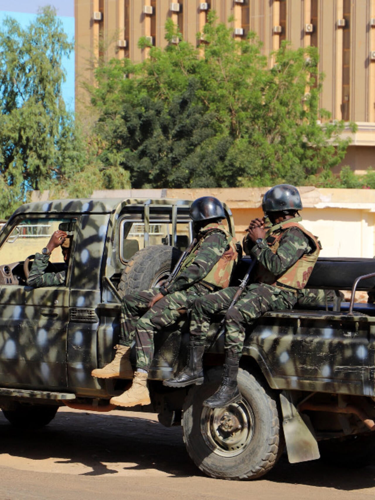 Niger foils attempted military mutiny after gunfire in Niamey