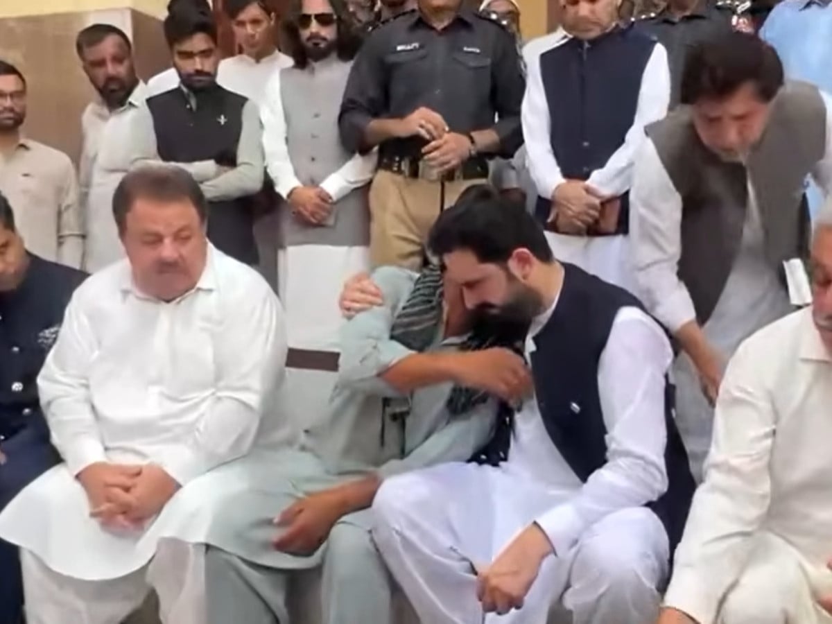 K-P CM Afridi pledges ‘exemplary punishment’ in Ayat Noor case, renames Child Protection Bill after victim