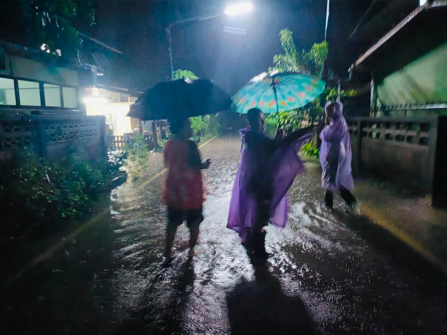 Late Night Heavy Rain Causes Flash Floods in Chiang Rai Villages