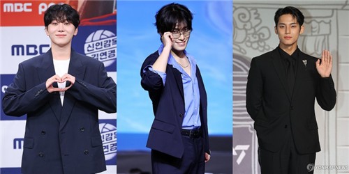 Seventeen's Seungkwan, Dino to enlist together