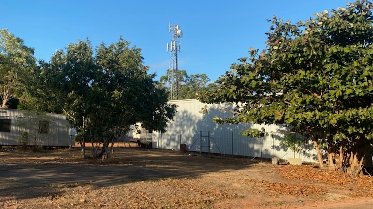 Phones across western Cape York down again