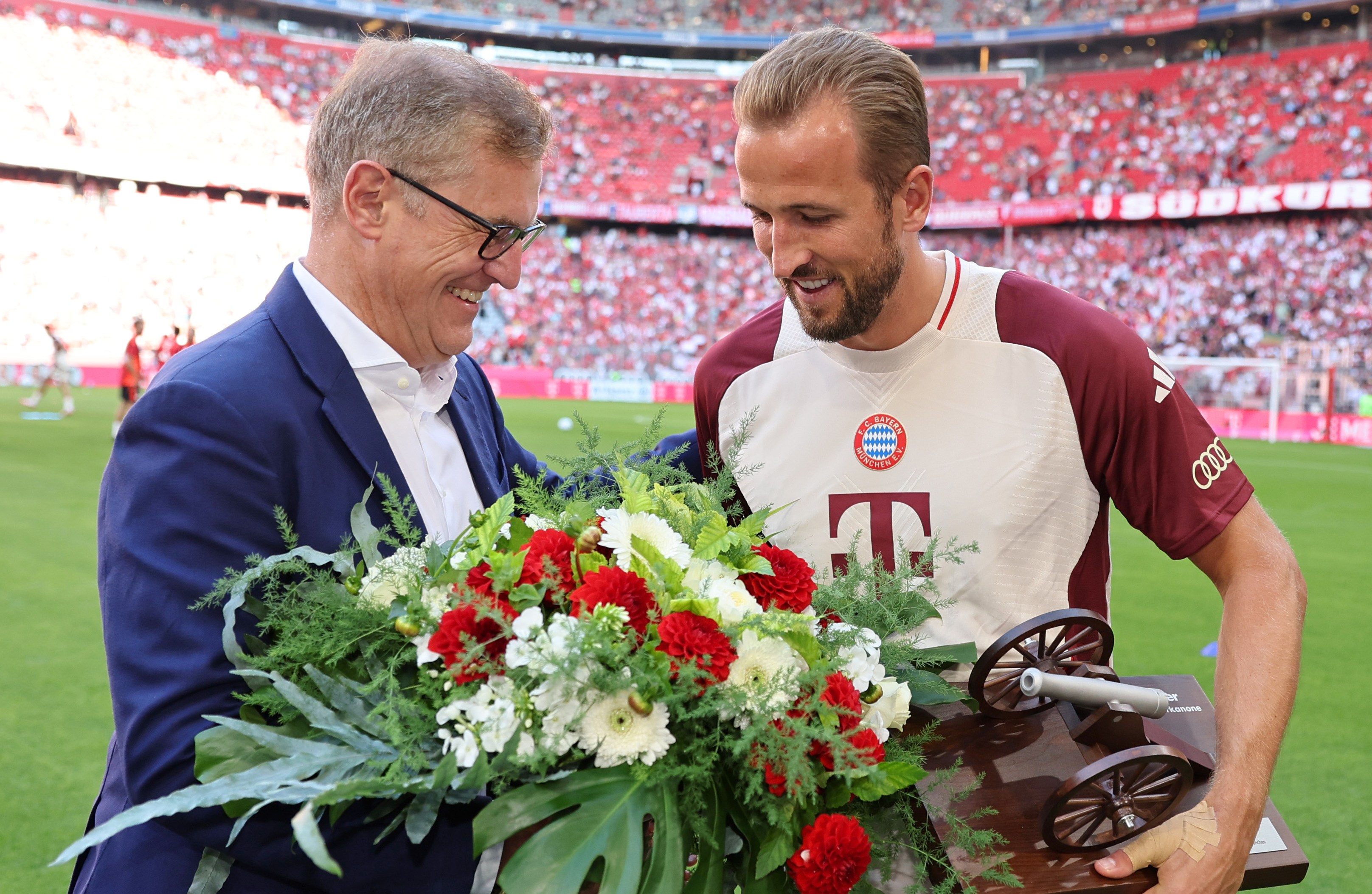 Bayern Munich CEO in no rush to extend star striker Harry Kane