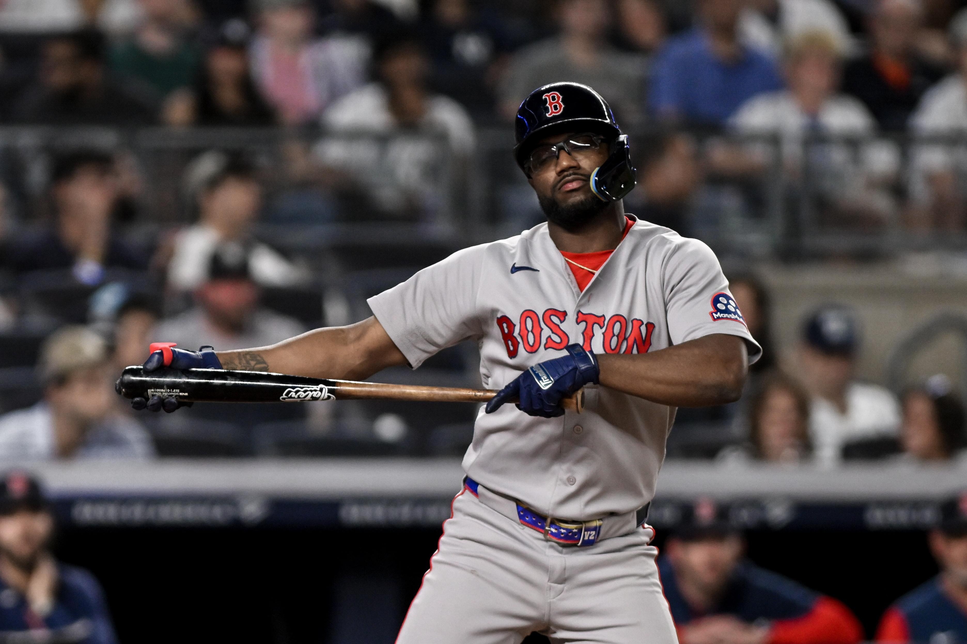 Red Sox disappoint in Game 2, lose 9-2
