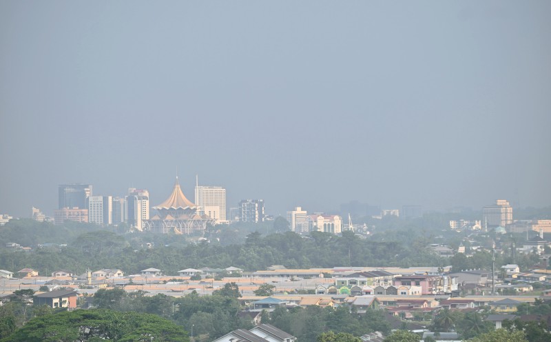 Sarawak bears brunt of worsening haze, Serian API hits 179