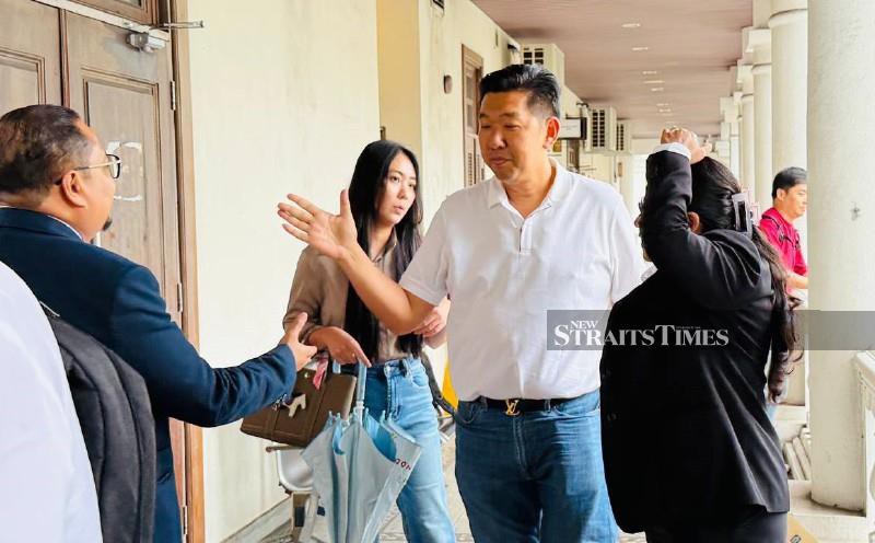Four men acquitted in lawyer assault case