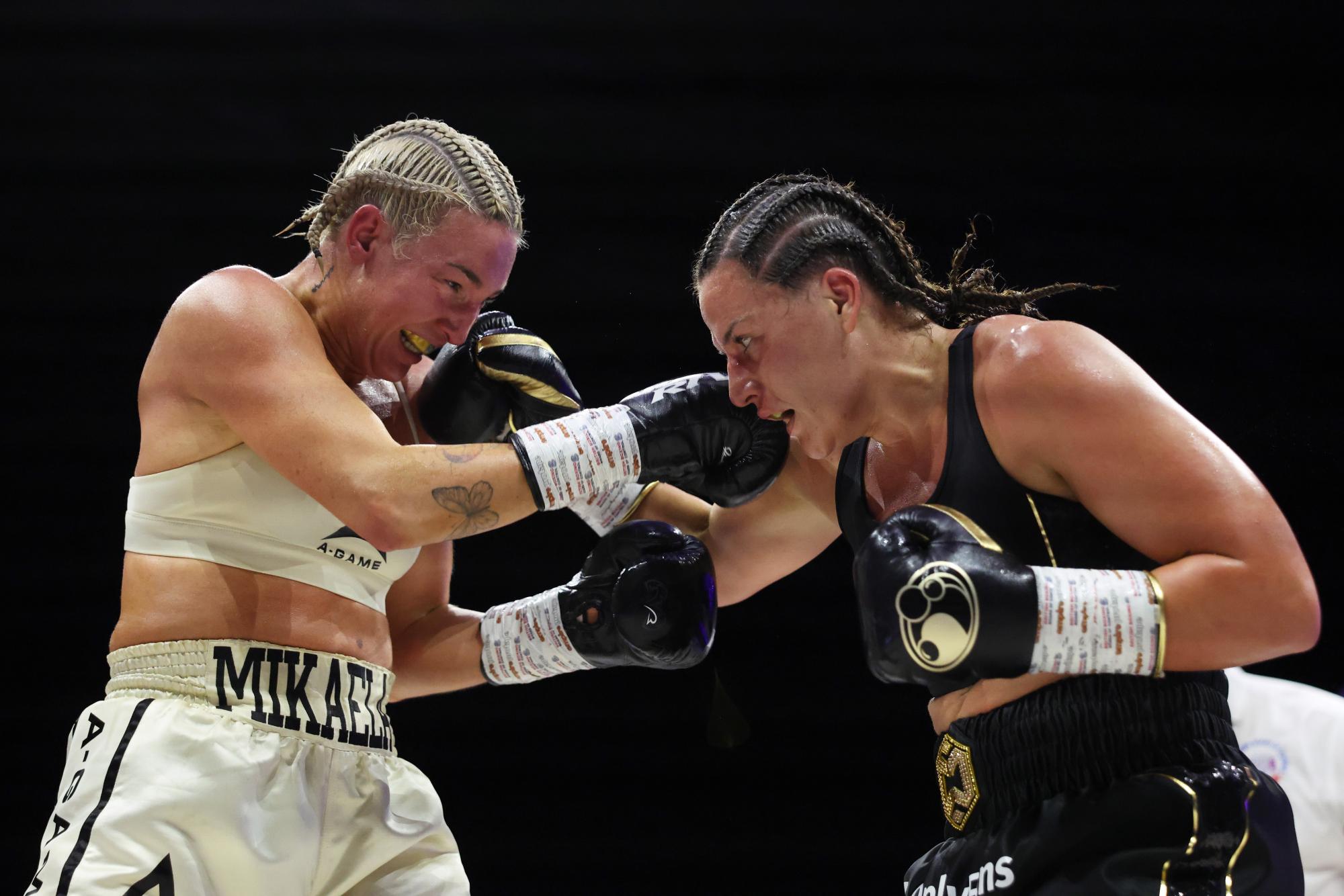 Chantelle Cameron unifies super-welterweight titles with points win over Mikaela Mayer