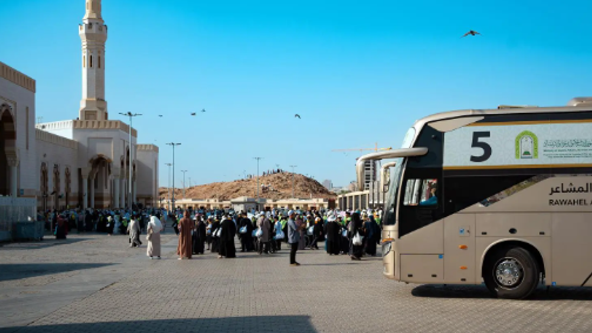 Umrah guests visit Mount Uhud, Martyrs' Cemetery and Quba Mosque in Madinah