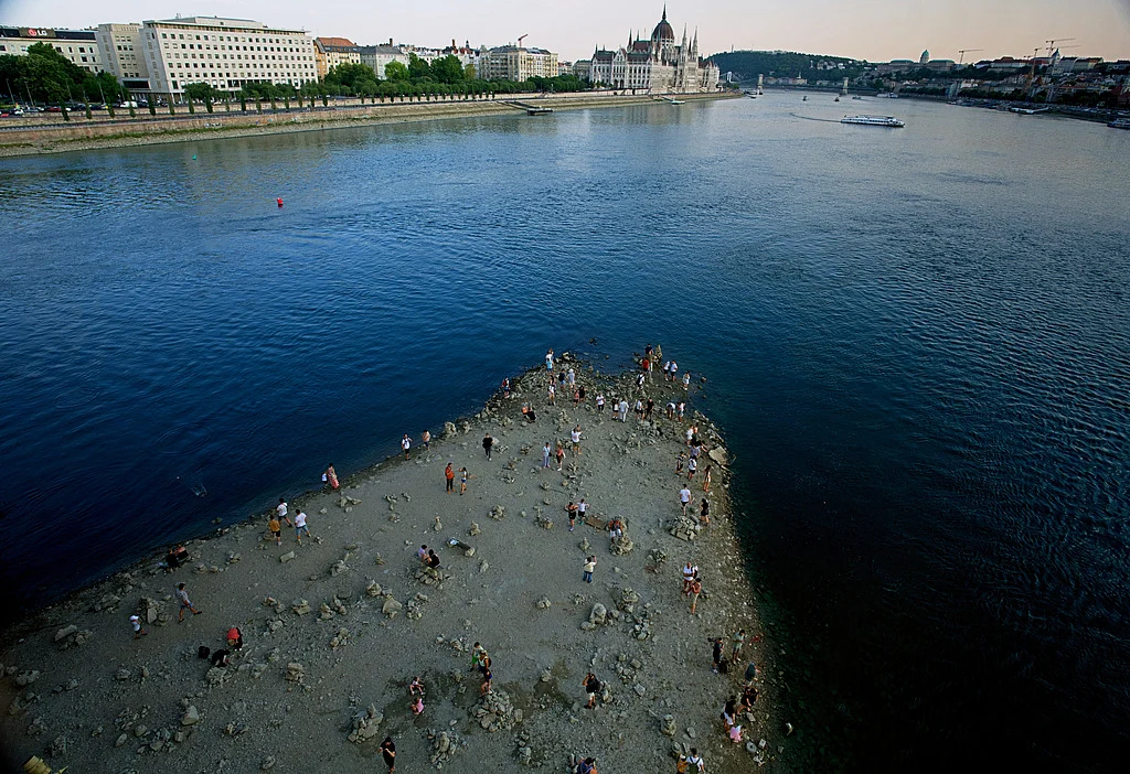 Western Europe sets new temperature record as heat waves pummel the region