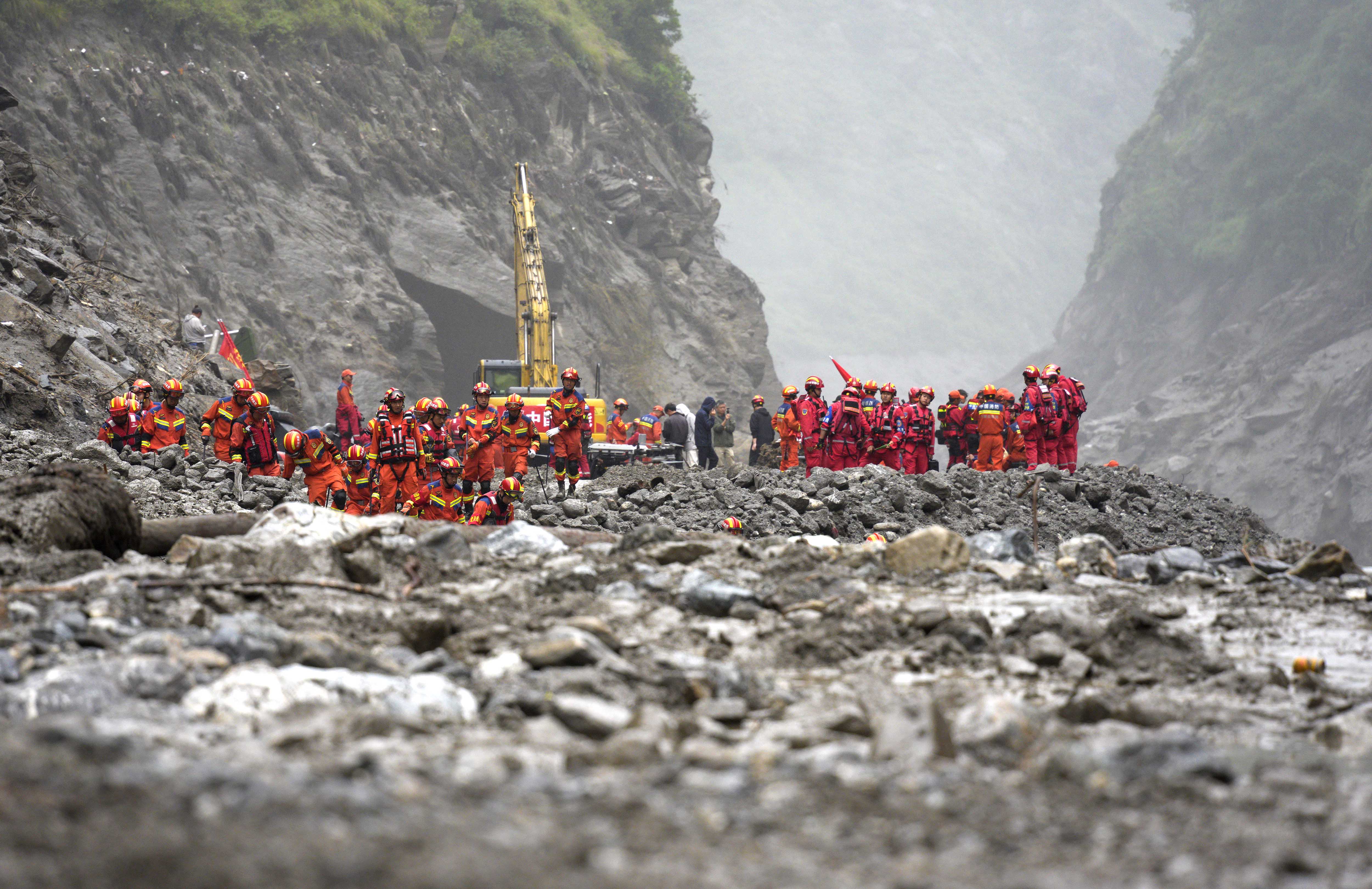 China impone la ley del silencio en Tíbet tras la catástrofe del Himalaya