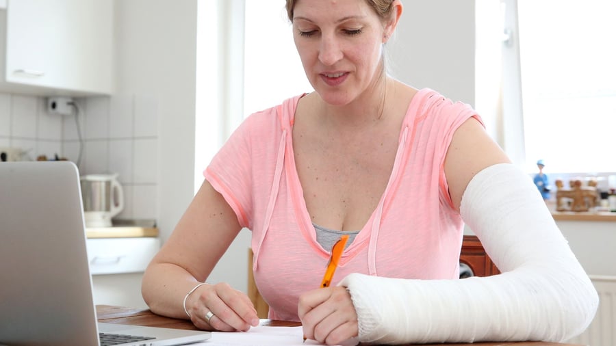 Questions from employment law: Off sick: Can the boss demand a handover?