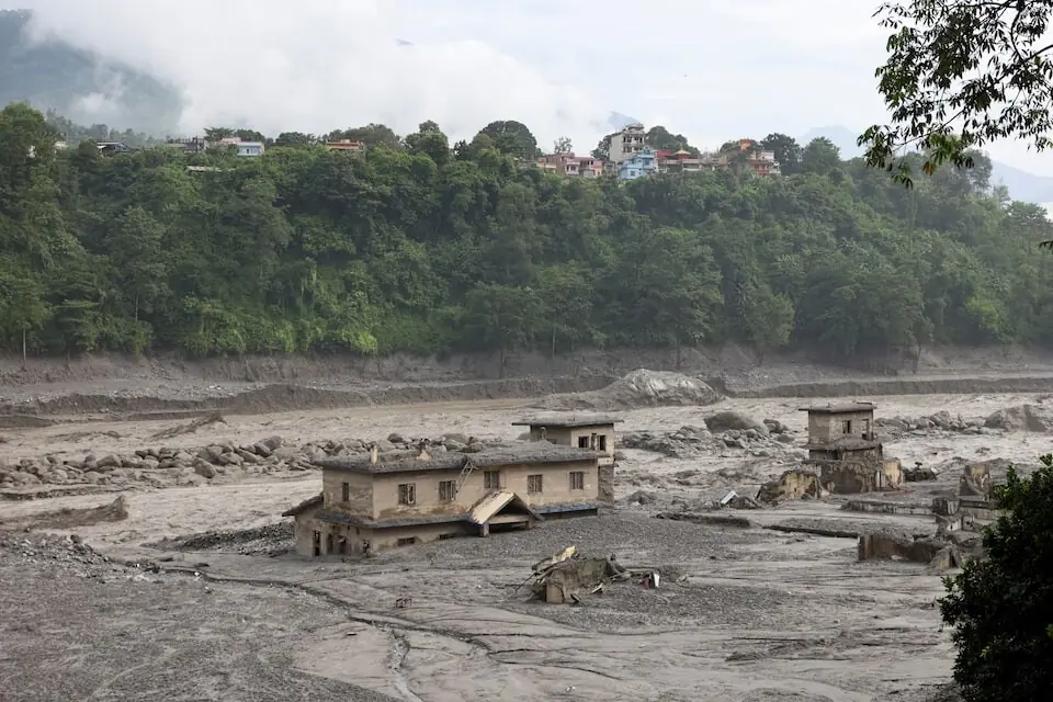 Nepal-Tibet death toll 750 from Himalayan flood, 3,000 missing