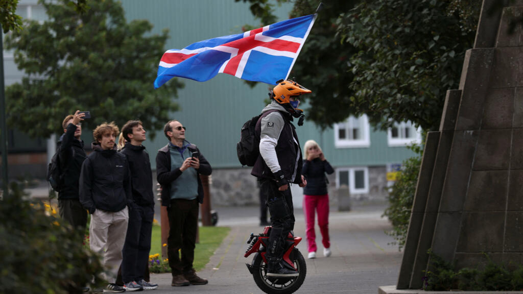 'No' camp seen winning Iceland's EU referendum