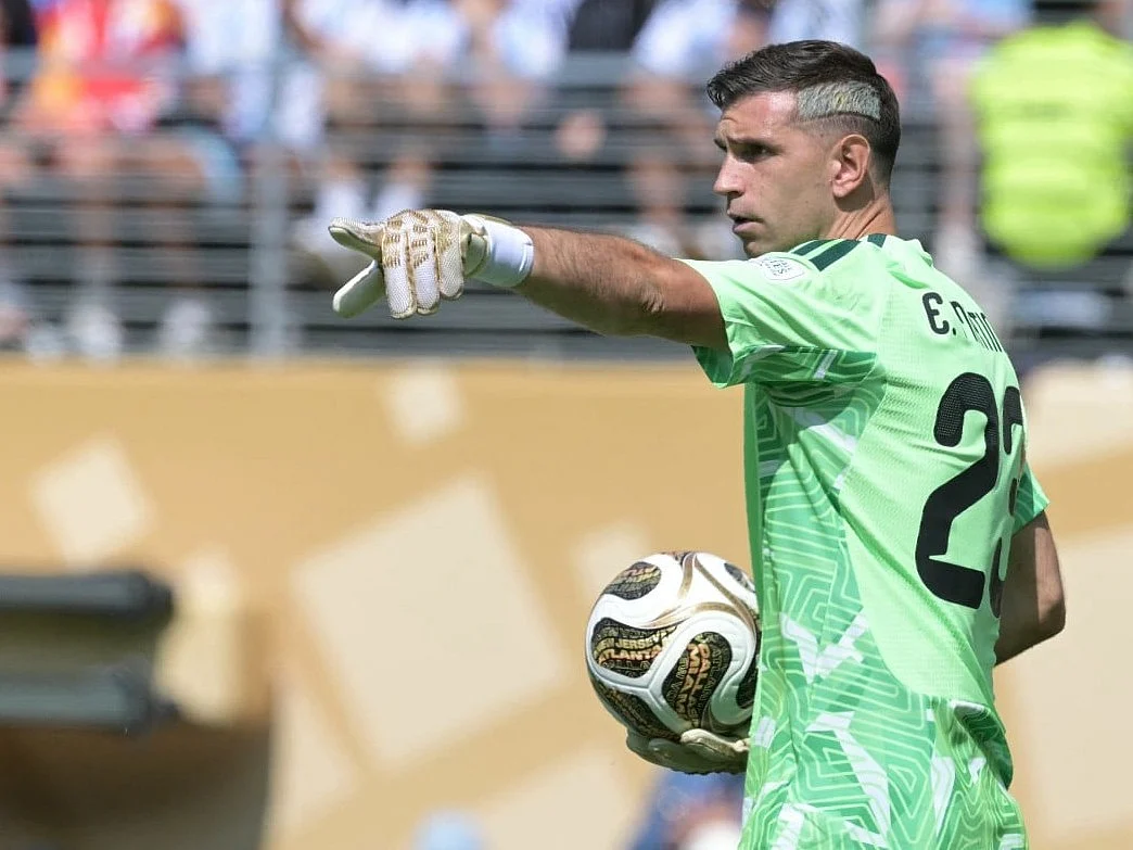 Chelsea sign Argentine goalkeeper Emiliano Martinez from Aston Villa on three-year deal